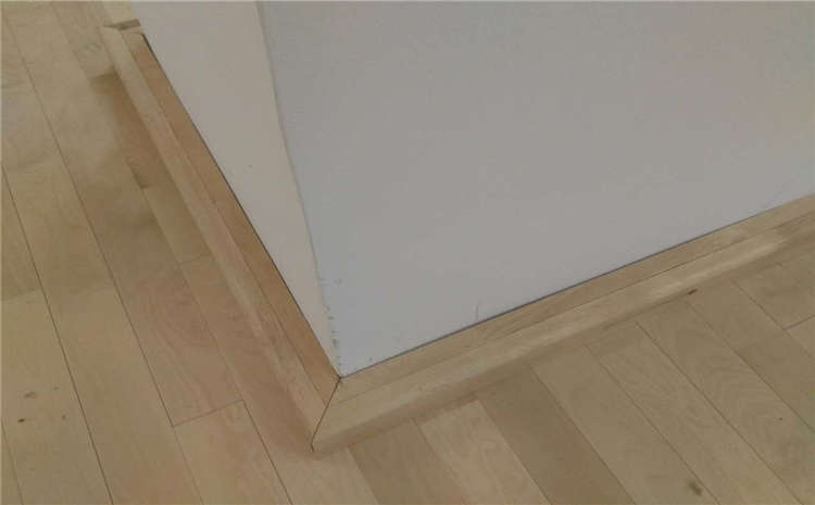 松木體育館實木地板多少錢一平米?