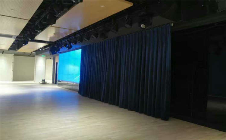 拼接板體育館實木地板怎么維修？