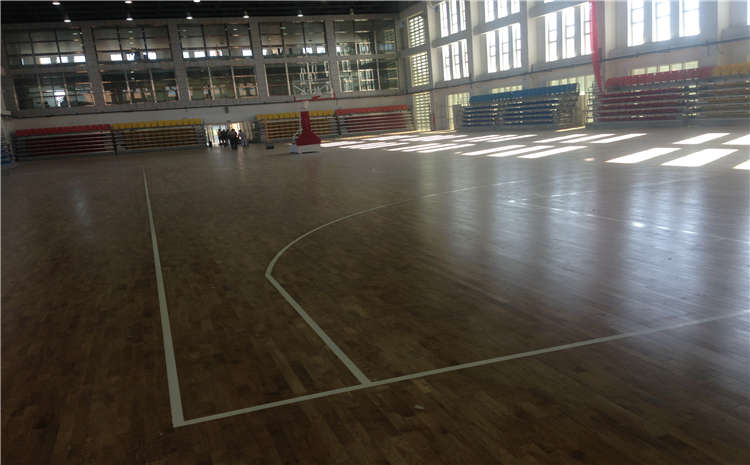 專業體育運動地板是多少錢