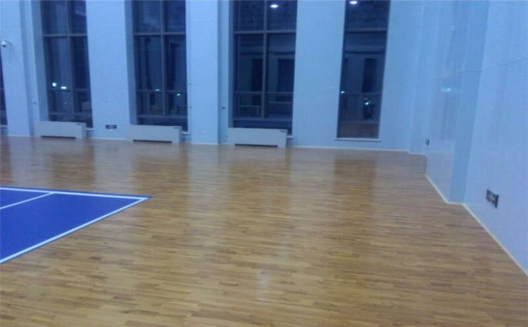 松木羽毛球館木地板翻新施工